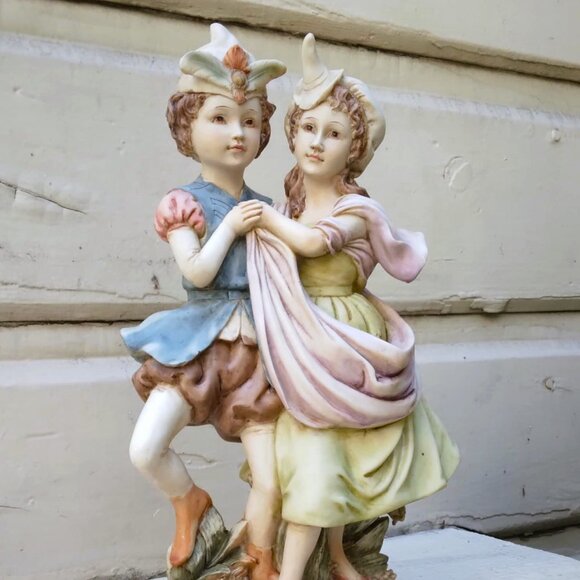 Vintage Heavy Duty Poly Resin Victorian Courting/Dancing Young Romantic Couple - Picture 4 of 10